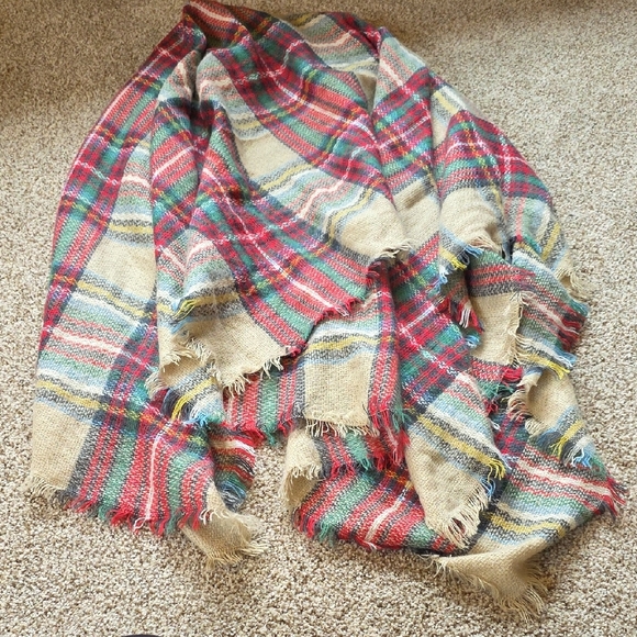Plaid Fringed Scarf - Wrap - Picture 3 of 4